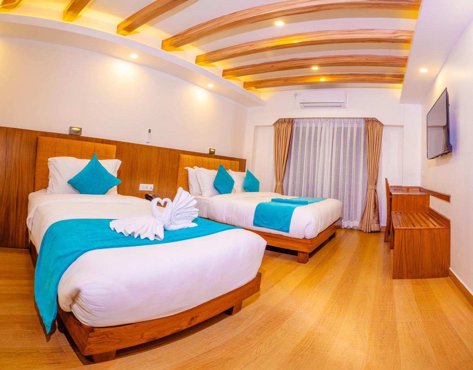 Hotel Pokhara Alpine And Springs Exteriér fotografie